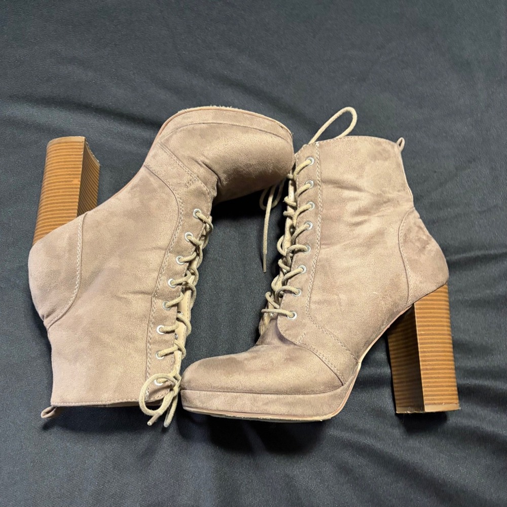 Serina Women's Size 8 Taupe Lace Up Block Heel Ankle Booties Side Zip EUC